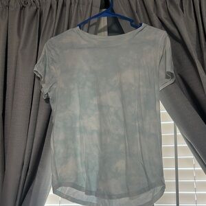 Old Navy Women's Sky Blue Tie-Dye Tee